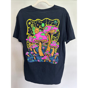 Men's ALAB Mushroom Psychedelic Outer Space Snail Graphic T-shirt, Size M, Black